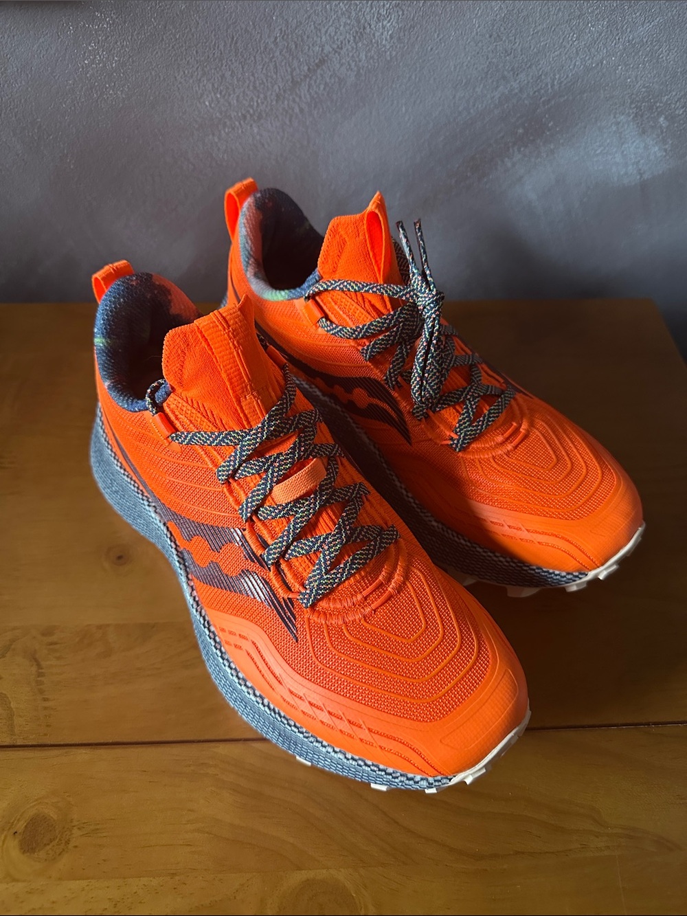 Saucony Endorphin Trail Womens Shoes Size 8.5 Color: Campfire Story Orange NEW - Picture 2 of 6